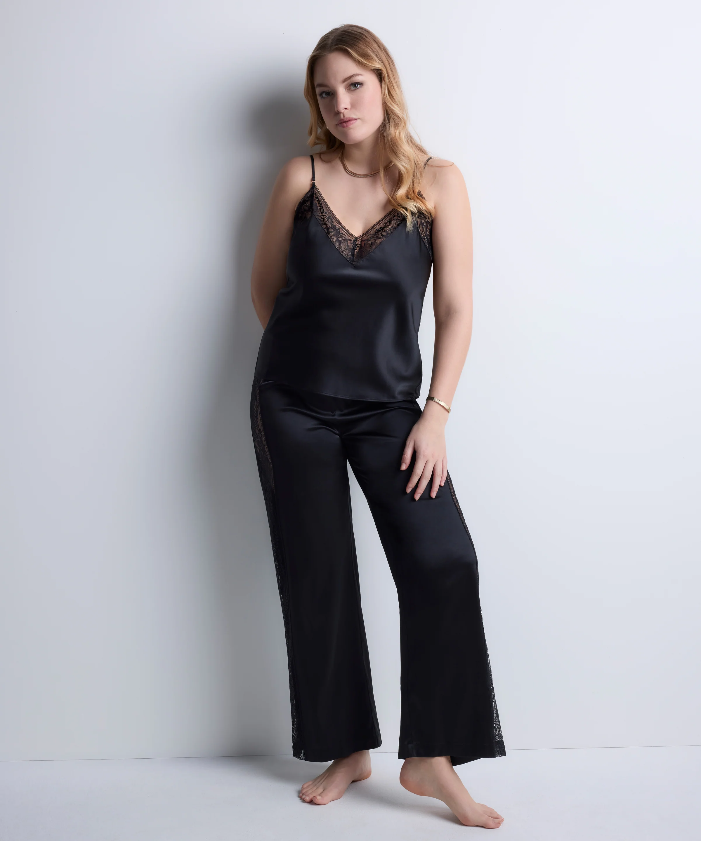 Midnight Whisper Top à fines bretelles Noir - Image 4