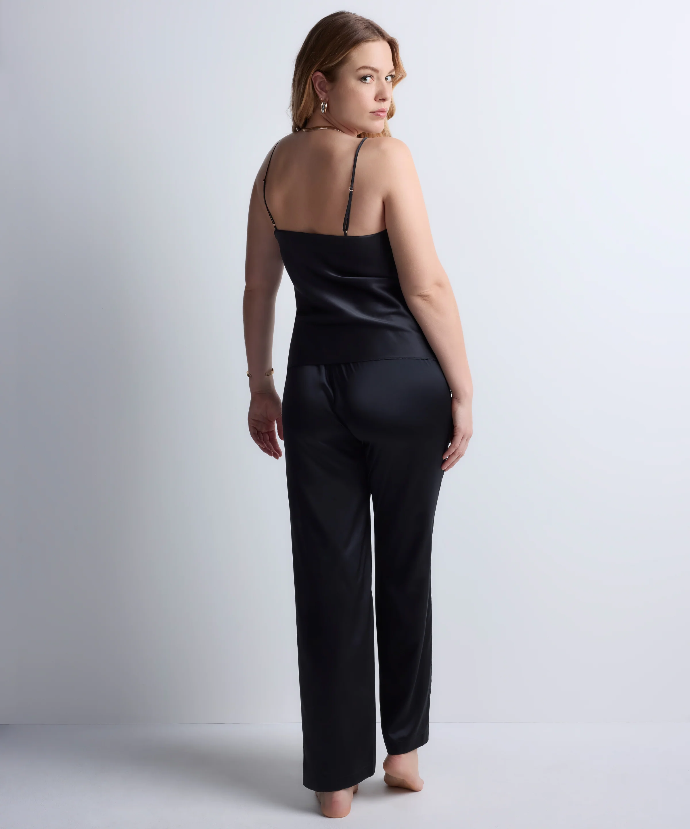 Midnight Whisper Top à fines bretelles Noir - Image 5